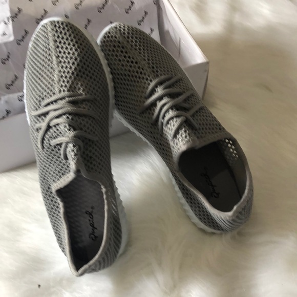 REPOSH breathable shoes - Picture 2 of 3